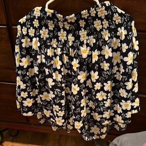 Floral Skirt with Yellow and White Daisies